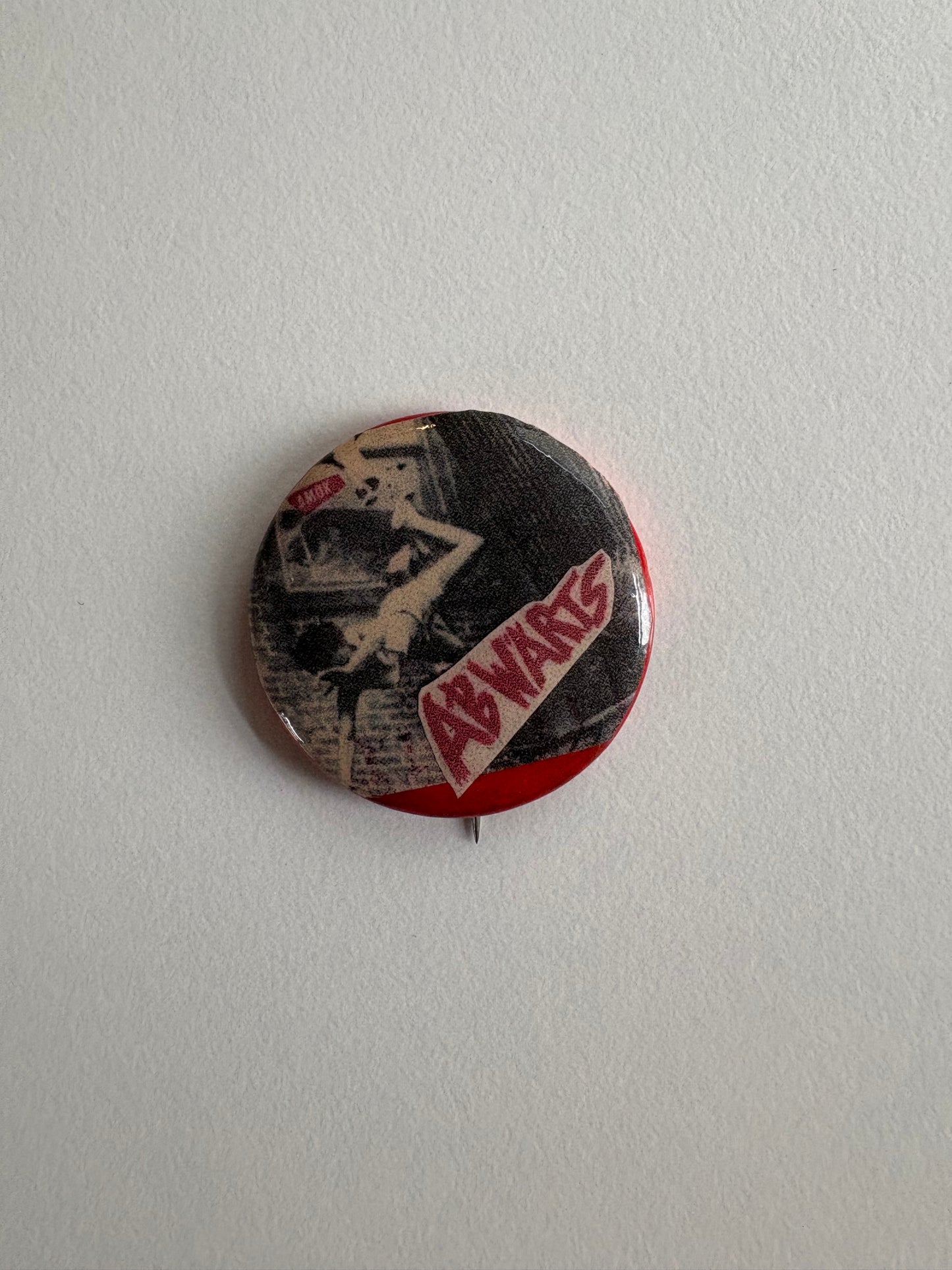 Ex Politician Button Abwärts 1”